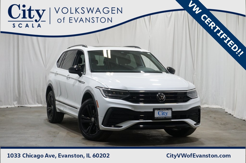 2023 Volkswagen Tiguan SE R-LINE BLACK's photo