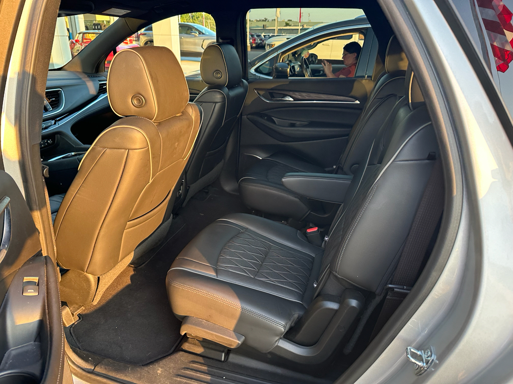 2022 Buick Enclave Avenir photo 3