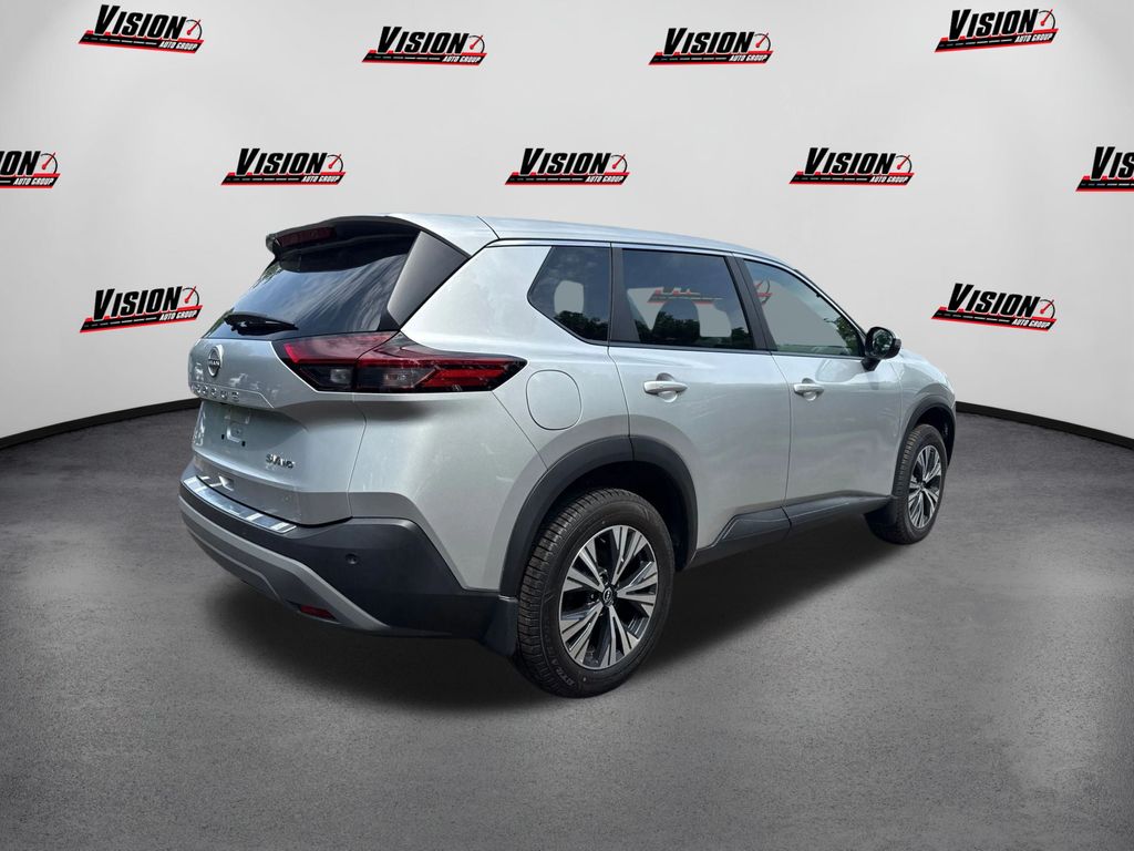 2022 Nissan Rogue SV photo 5