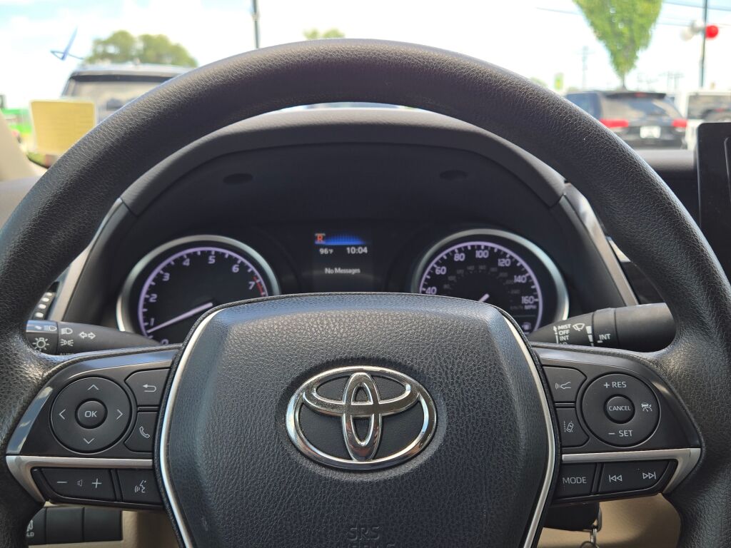 2022 Toyota Camry LE photo 26