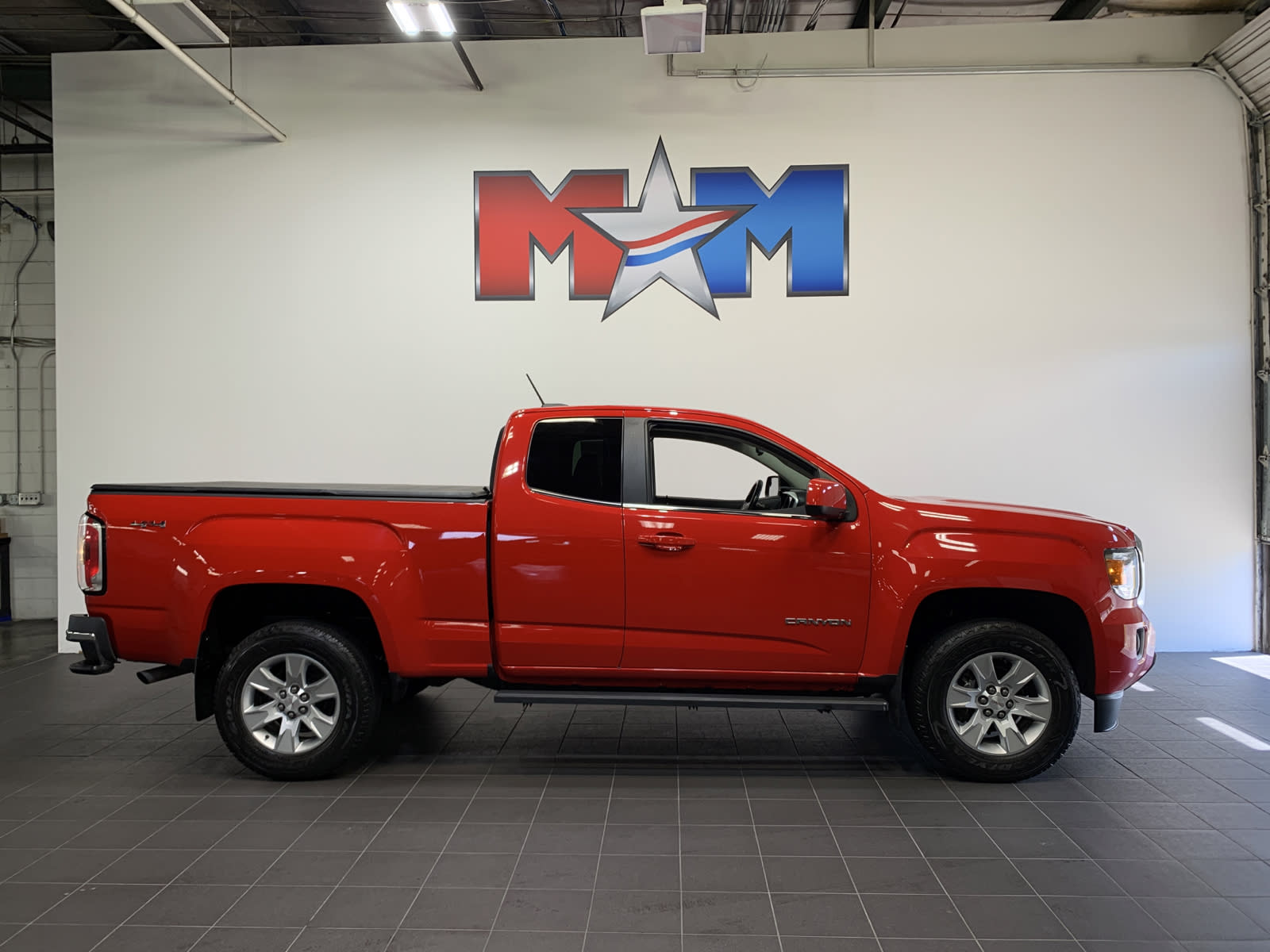 PreOwned 2018 GMC Canyon 4WD SLE Ext Cab 128.3 Extended Cab Pickup in