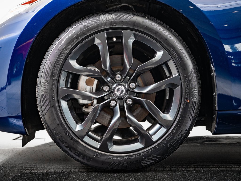 2017 Nissan 370Z Sport photo 13
