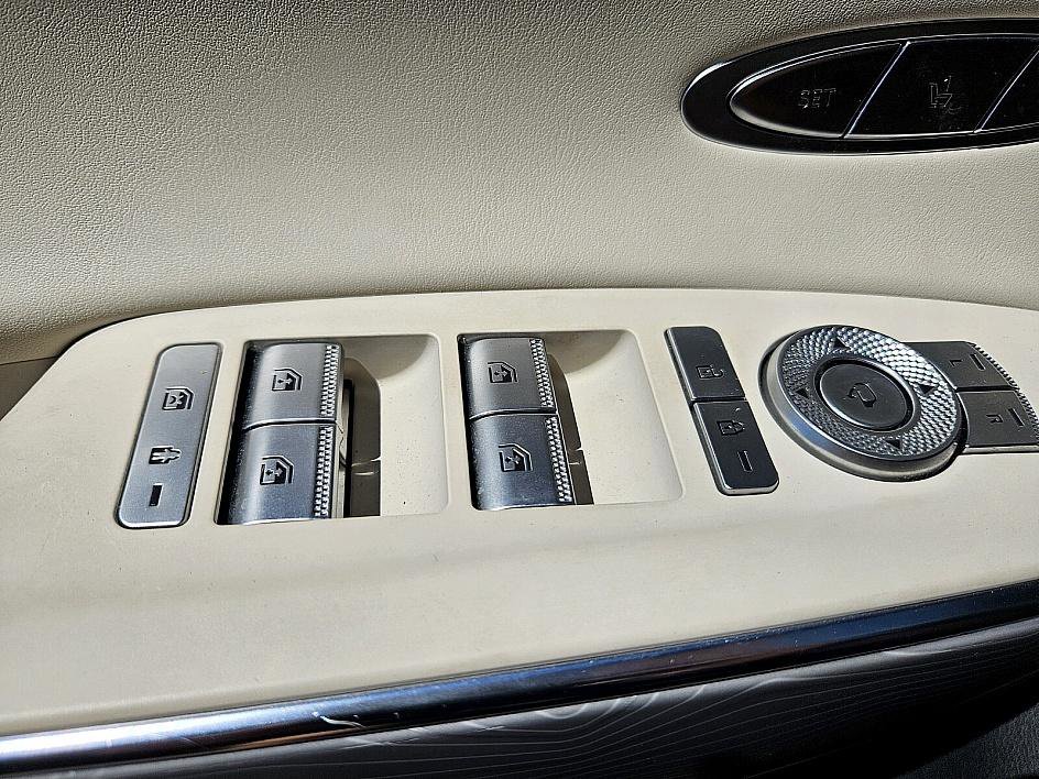 2023 Genesis GV70 2.5T photo 30