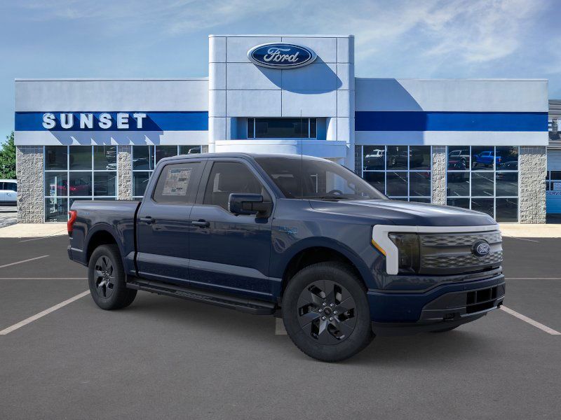 2025 Ford F-150 Lightning Lariat photo 7