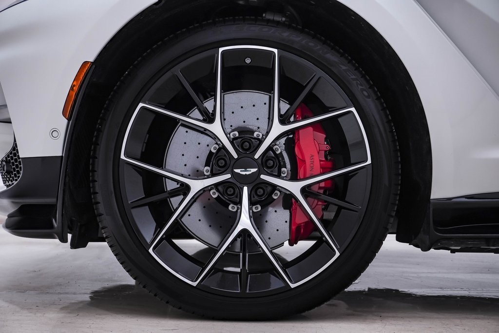 2025 Aston Martin DBX AM8 DBX707 photo 14