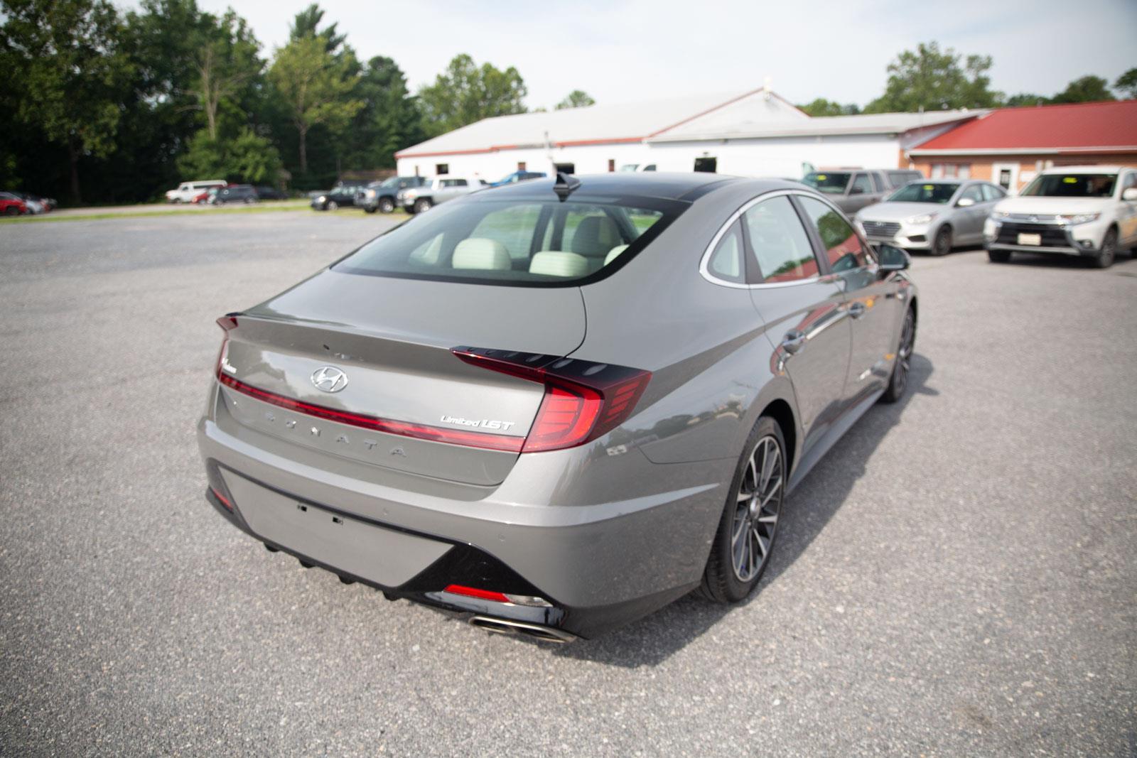 2022 Hyundai Sonata Limited photo 3