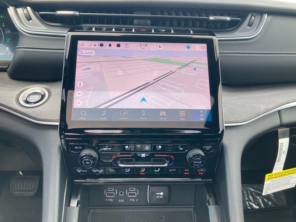 2024 Jeep Cherokee Limited 4xe photo 18