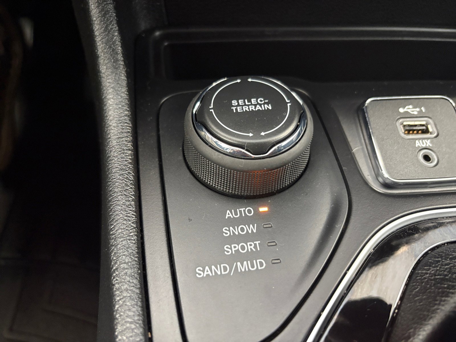 2020 Jeep Cherokee Limited photo 21
