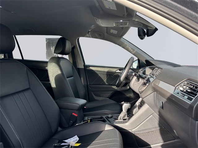 2022 Volkswagen Tiguan SE photo 15