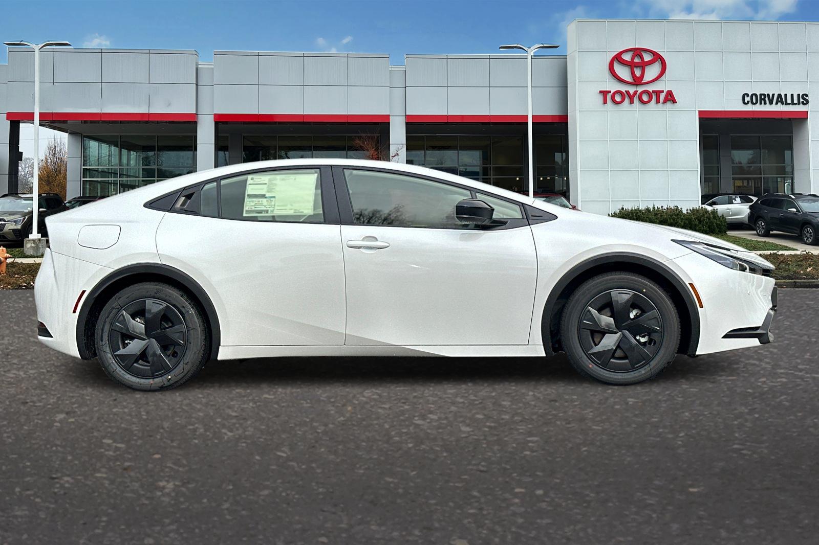 2026 Toyota Prius Plug-in Hybrid SE photo 3