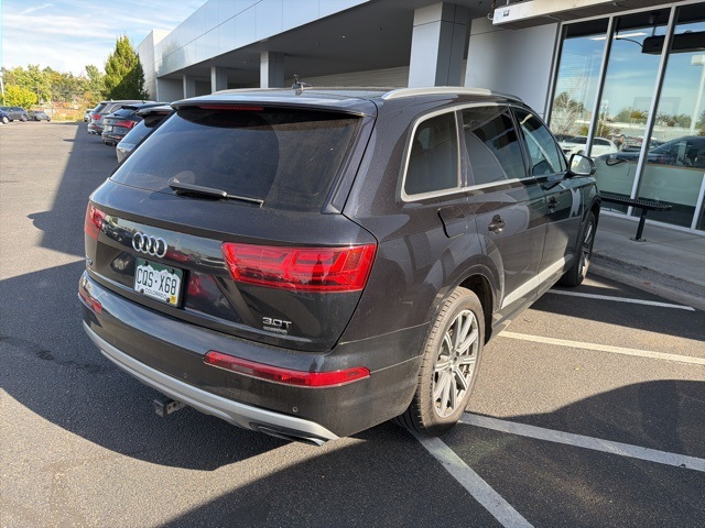 2017 Audi Q7 3.0T Prestige photo 3