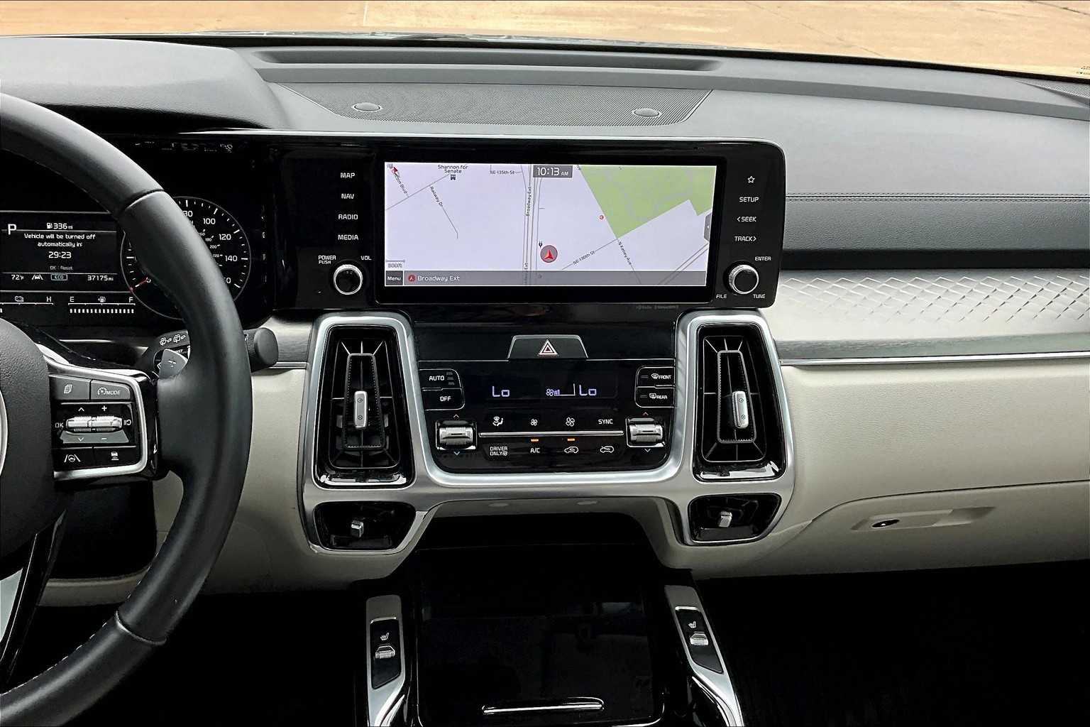2022 Kia Sorento Plug-In Hybrid SX photo 6