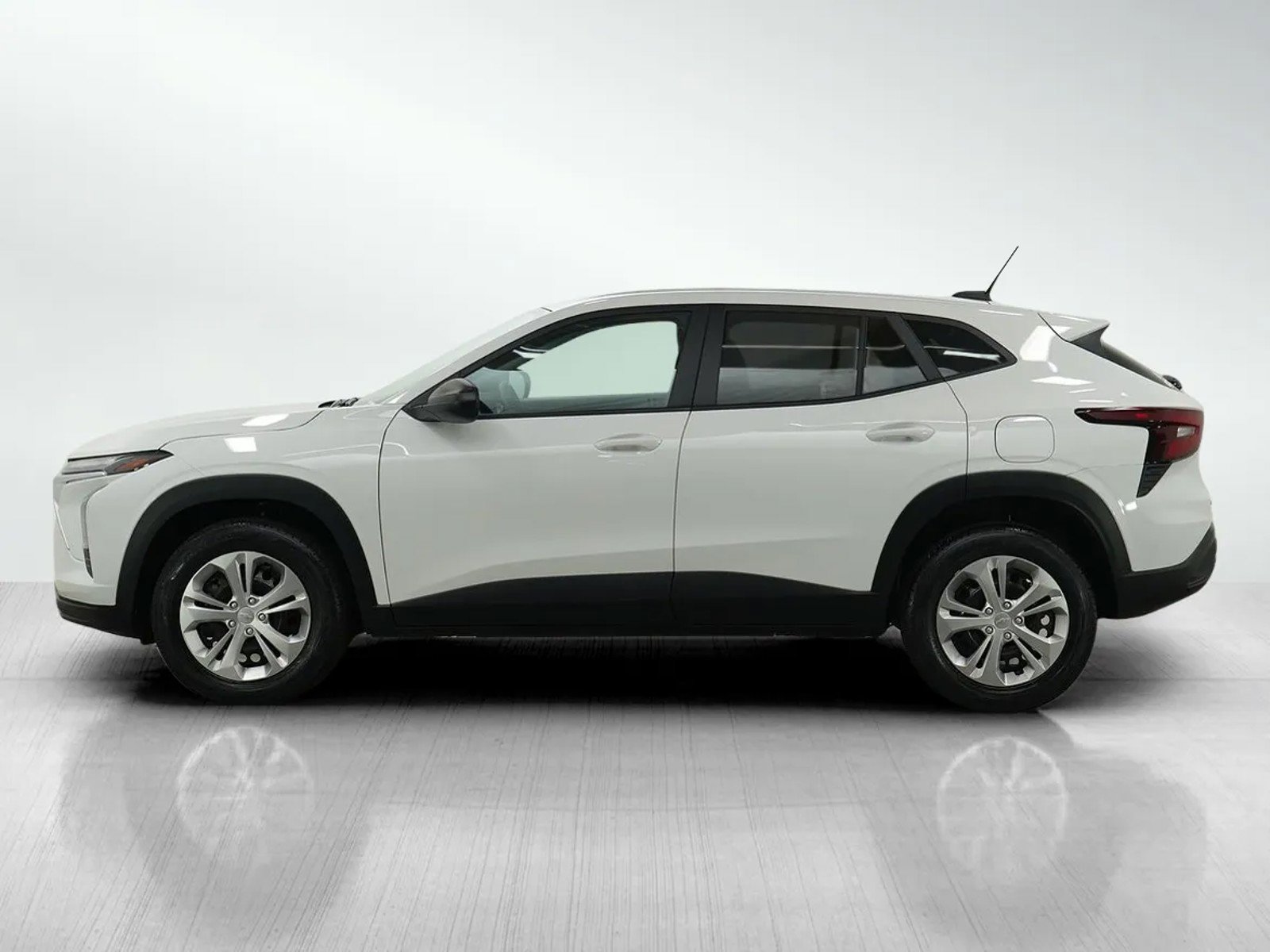 Used 2024 Chevrolet Trax LS with VIN KL77LFE2XRC027069 for sale in White Bear Lake, Minnesota