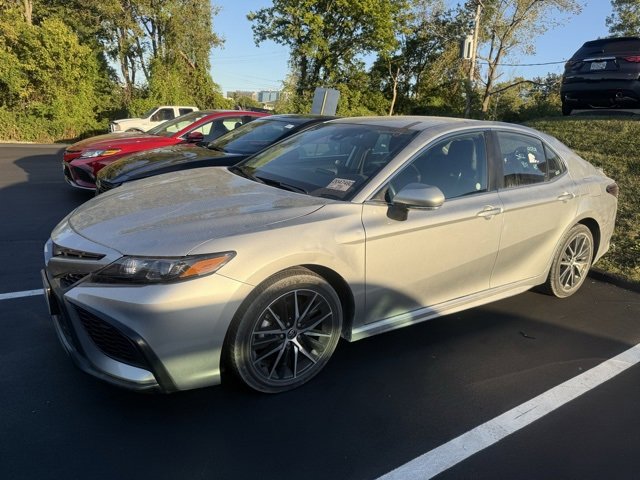2024 Toyota Camry SE photo 2
