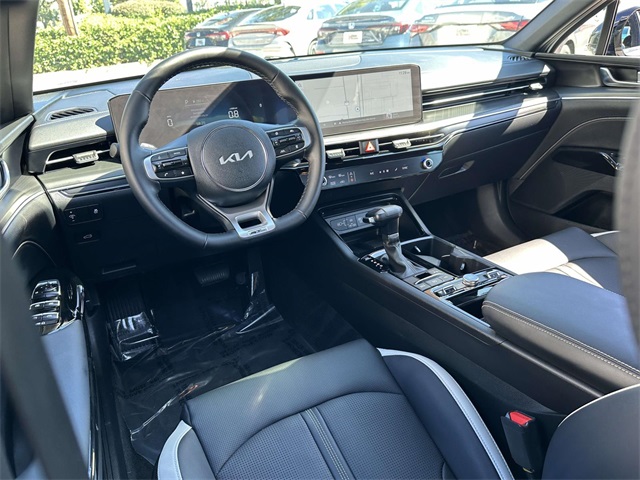 2025 Kia K5 GT-Line photo 2