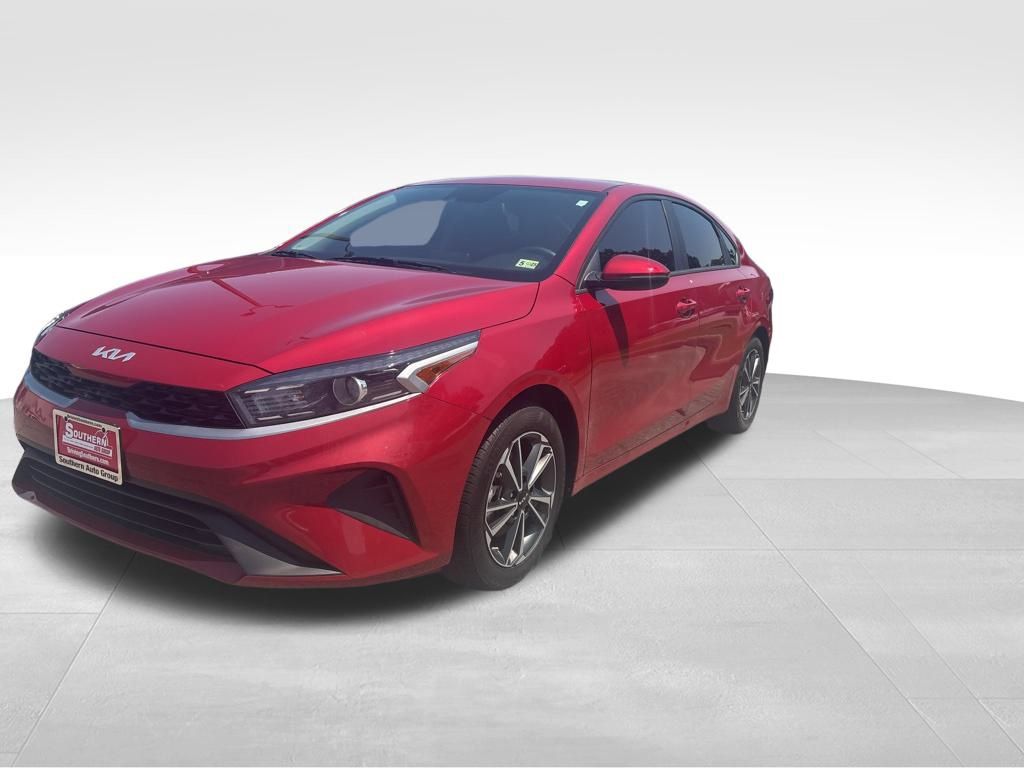 2023 Kia Forte LXS photo 3