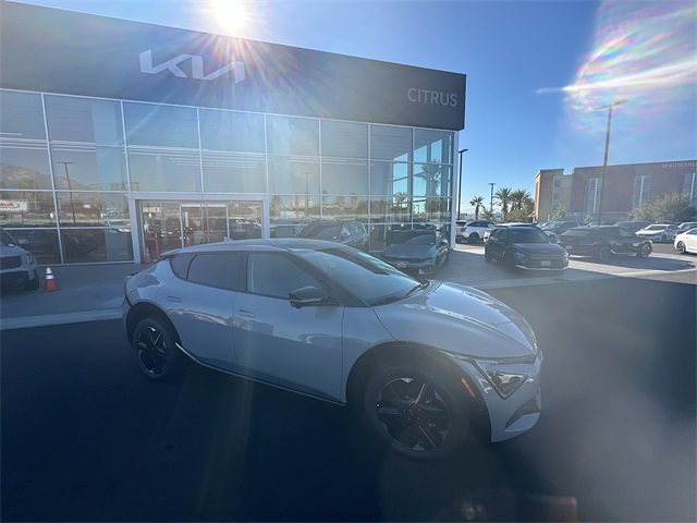 2025 Kia EV6 Wind's photo