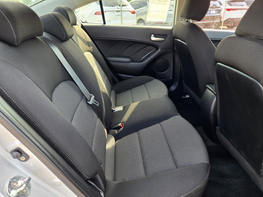 2018 Kia Forte LX Base photo 7