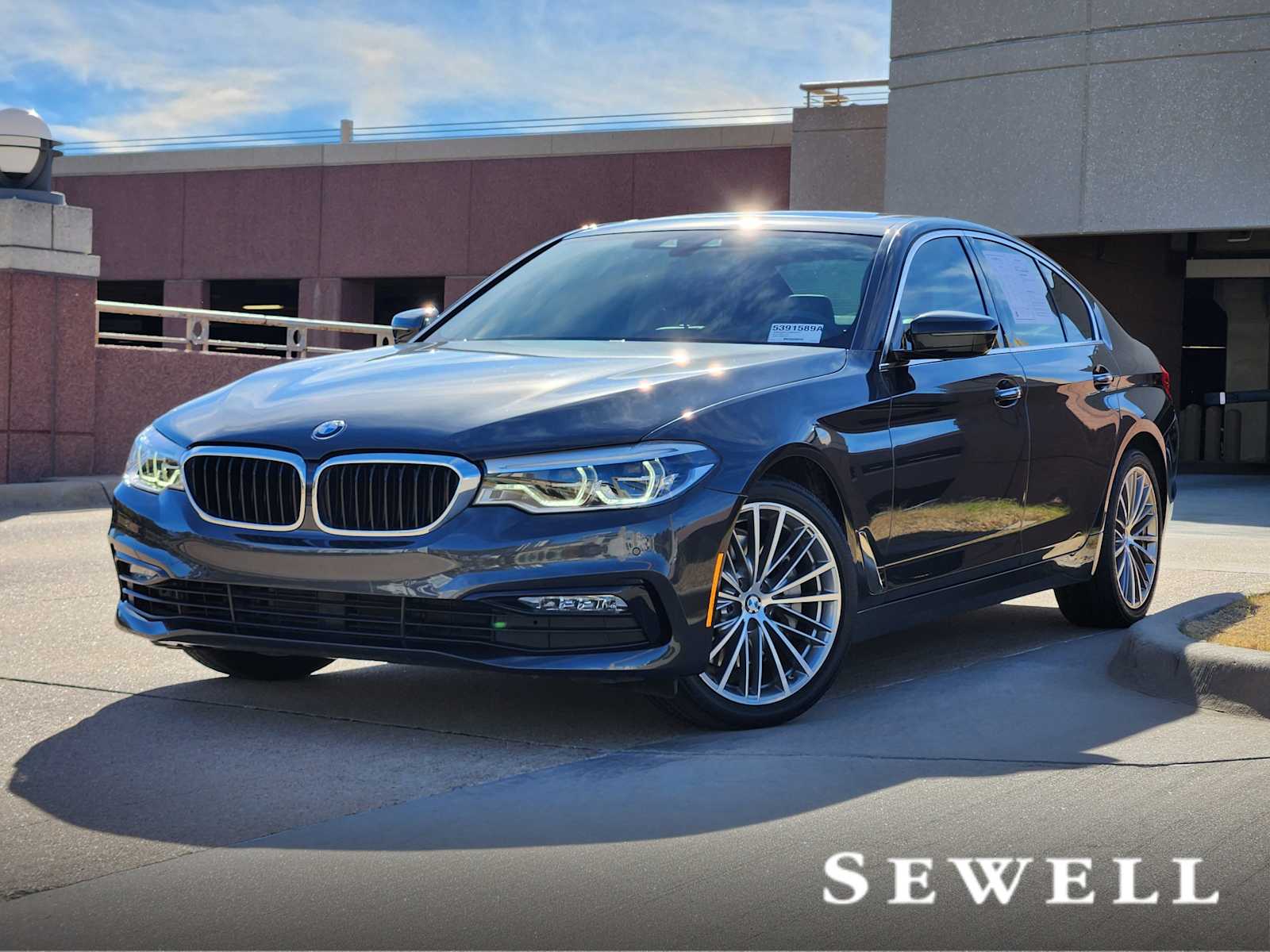 2018 BMW 5 Series 530i's photo