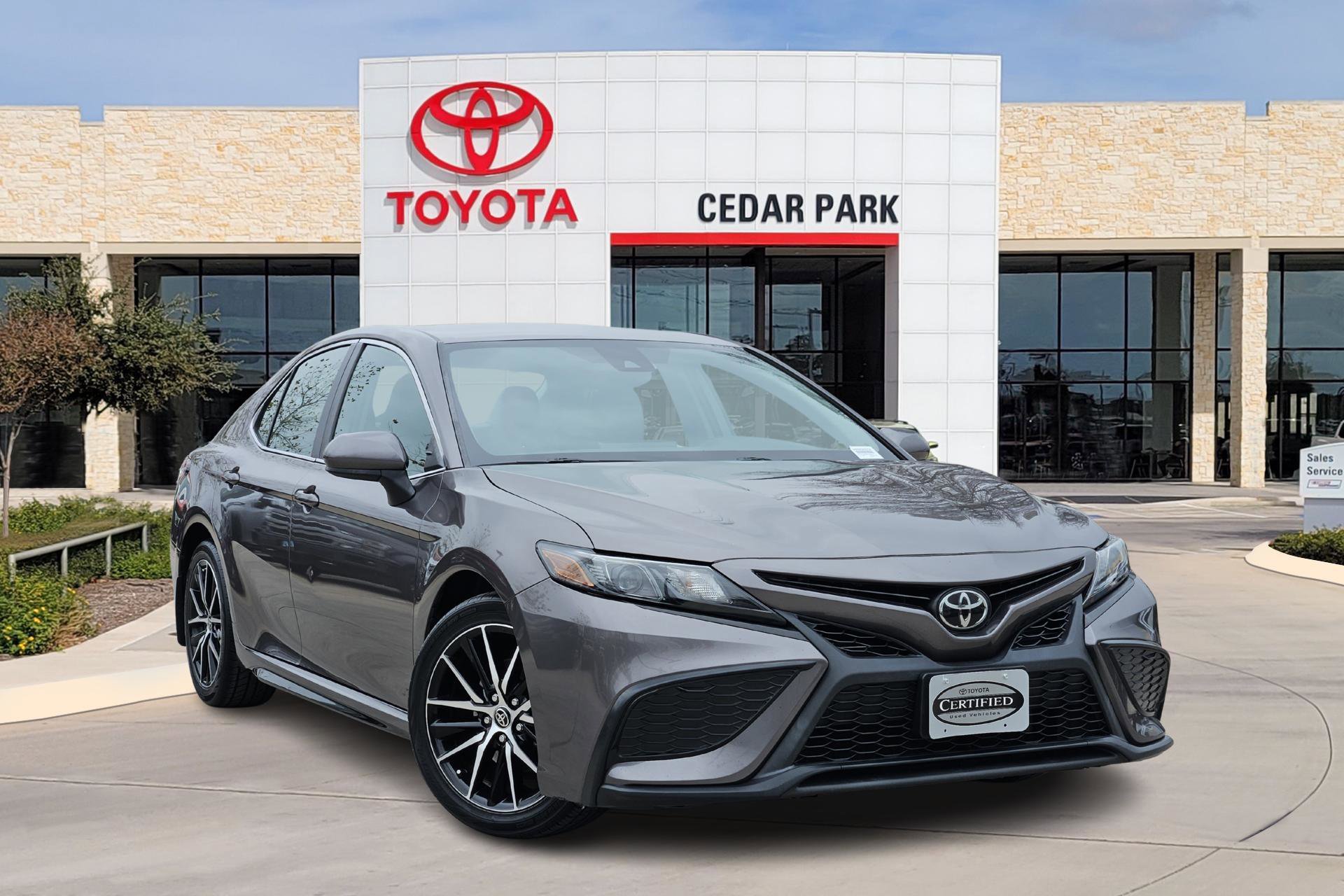 2021 Toyota Camry SE's photo