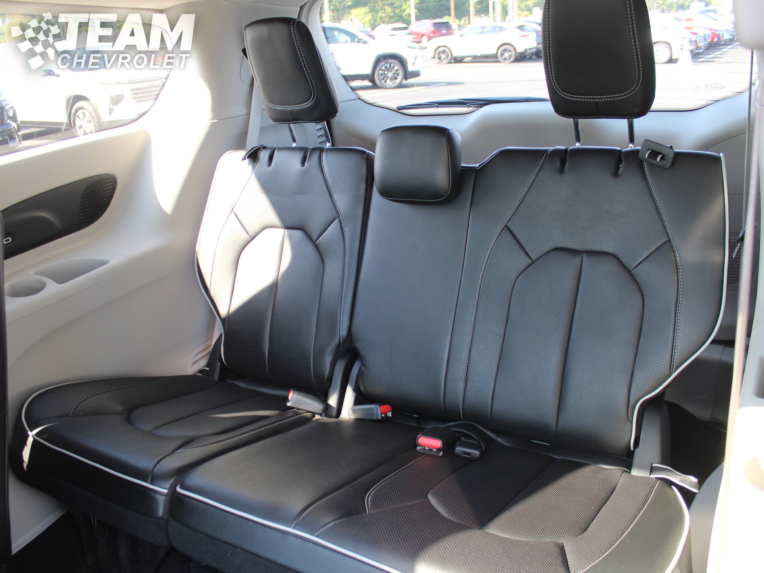 2022 Chrysler Pacifica Hybrid Limited photo 23