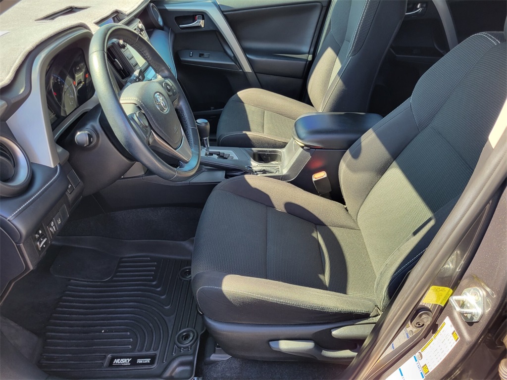 2018 Toyota RAV4 XLE photo 10