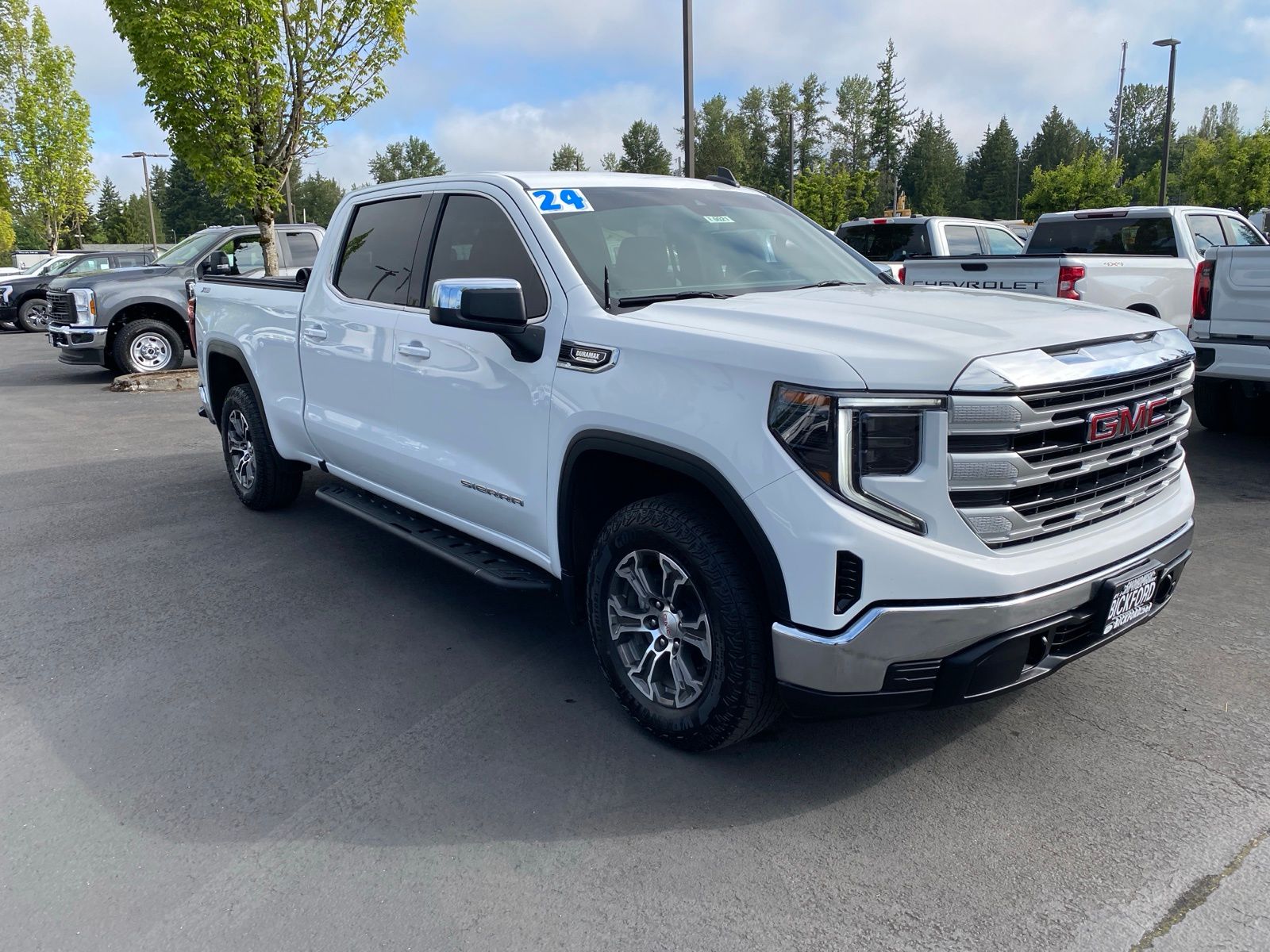 2024 Gmc Sierra 1500 SLE photo 3