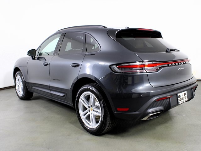 2026 Porsche Macan T photo 2