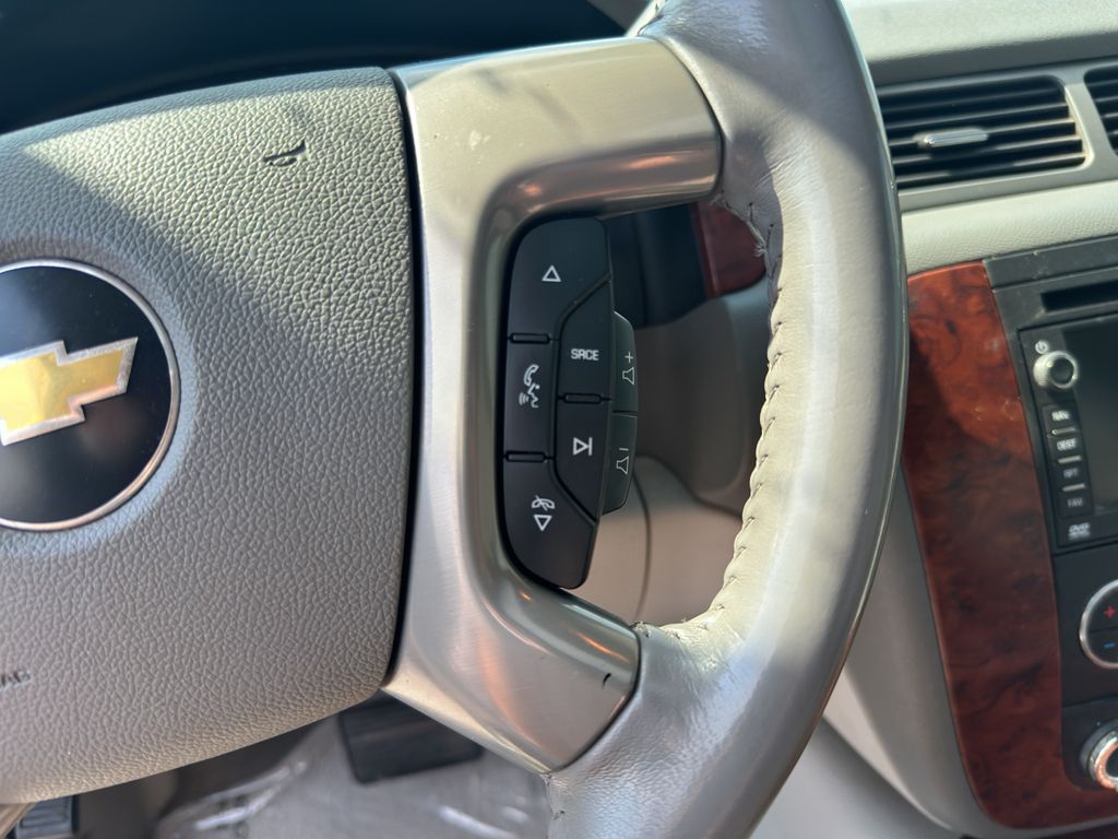 2011 Chevrolet Suburban 1500 LTZ photo 11