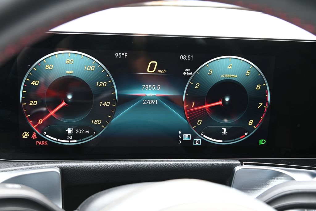 2023 Mercedes Benz GLB 250 photo 19