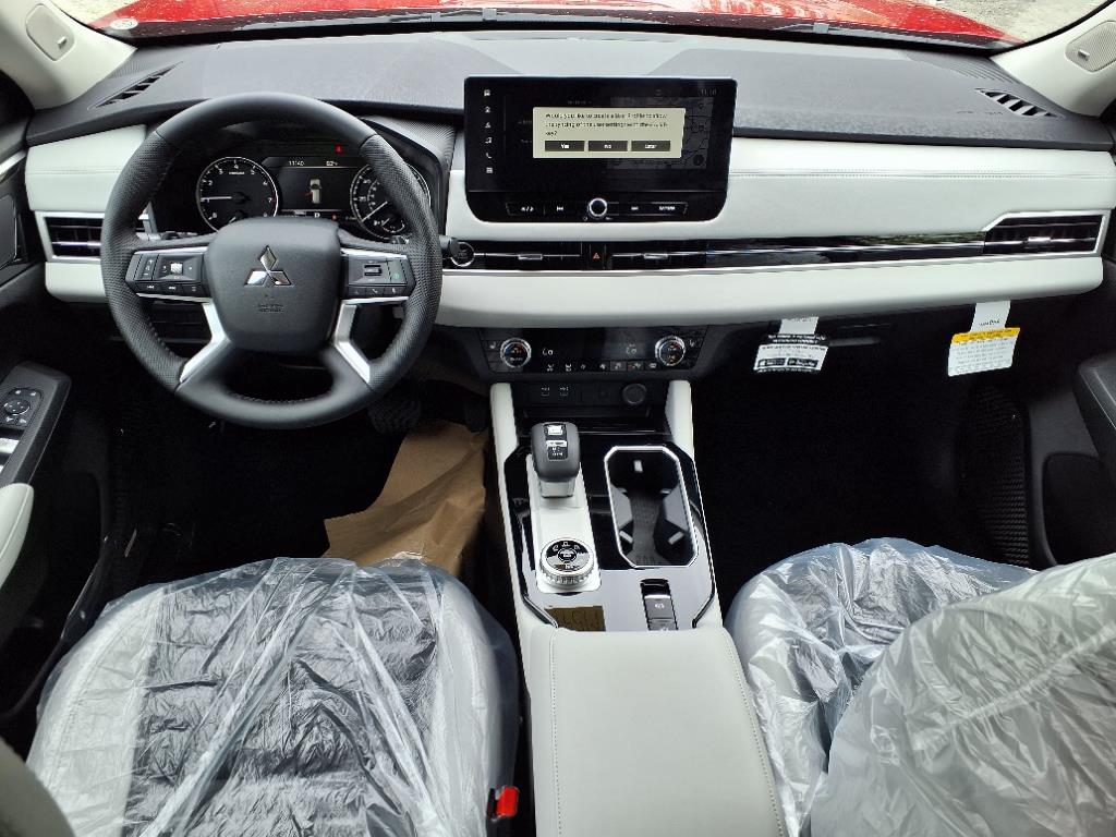 2025 Mitsubishi Outlander SE S-AWC photo 5