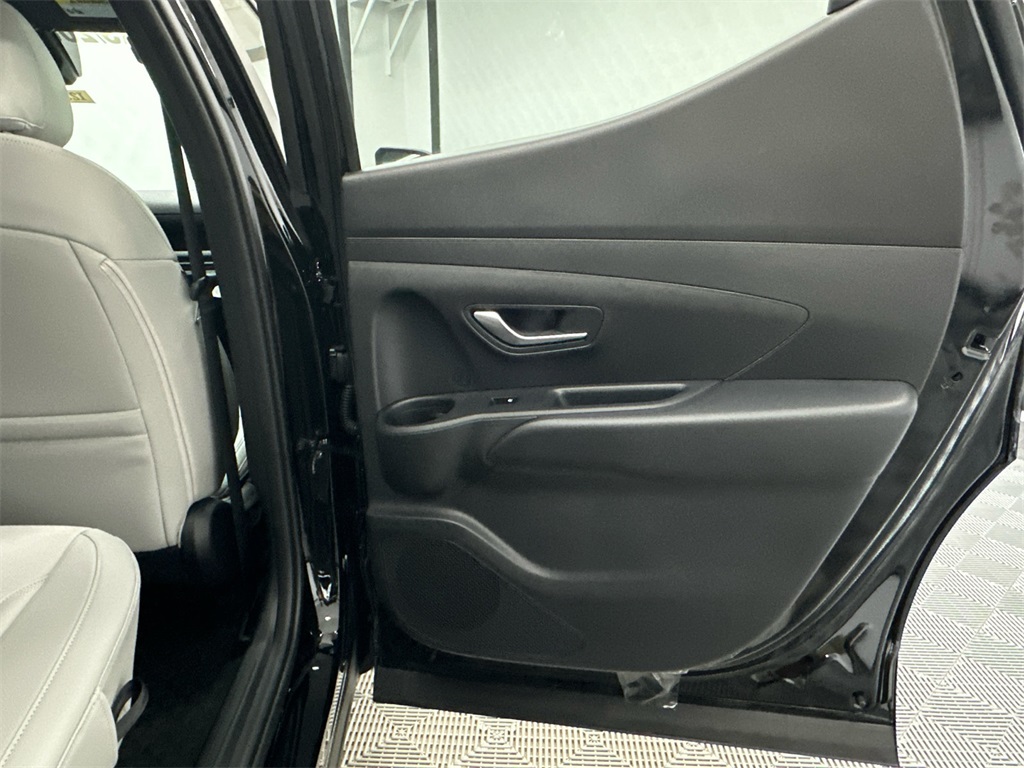 2025 Hyundai Santa Cruz SEL photo 16