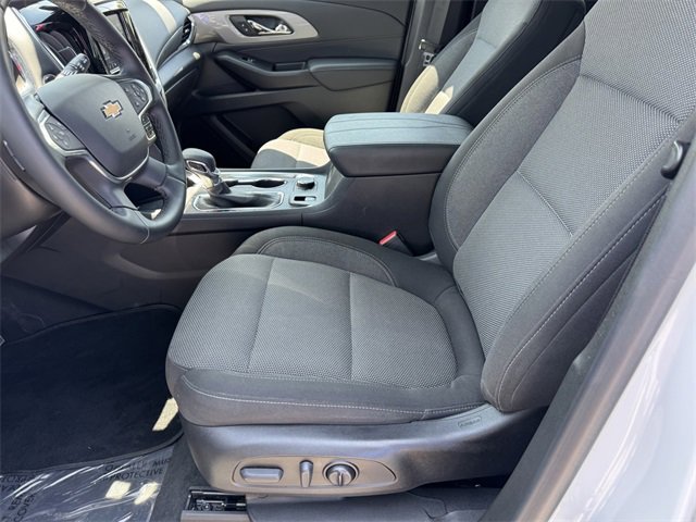 2023 Chevrolet Traverse Cloth photo 12