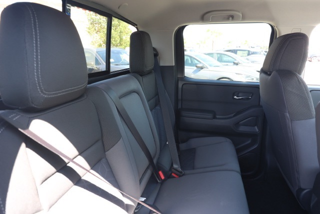 2026 Nissan Frontier Crew Cab SV photo 16