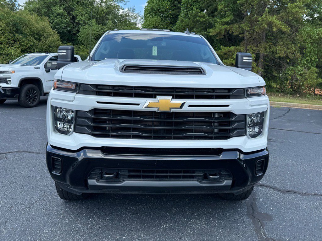 2024 Chevrolet Silverado 2500HD Custom photo 8