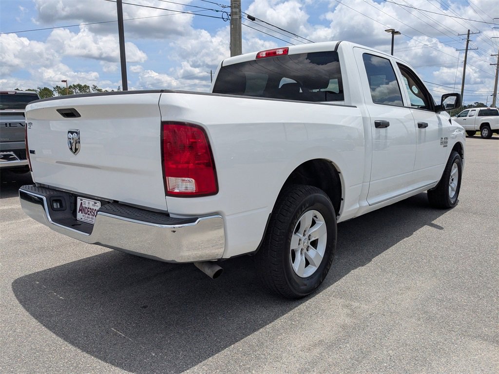 2022 Ram 1500 Classic SLT photo 4