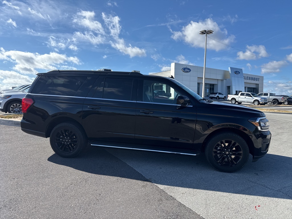 2022 Ford Expedition XLT's photo