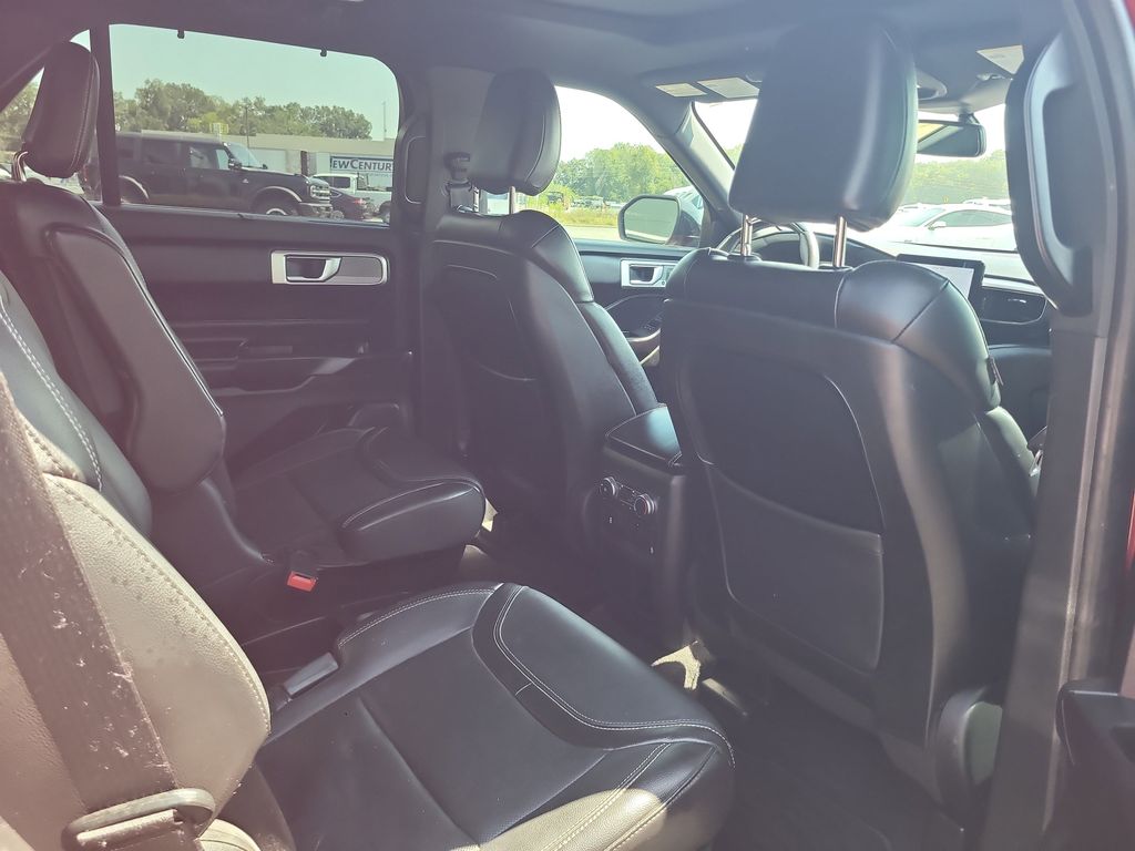 2020 Ford Explorer ST photo 27