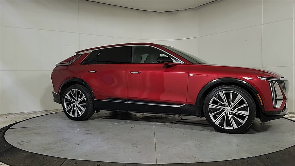 2024 CADILLAC LYRIQ - Image 9