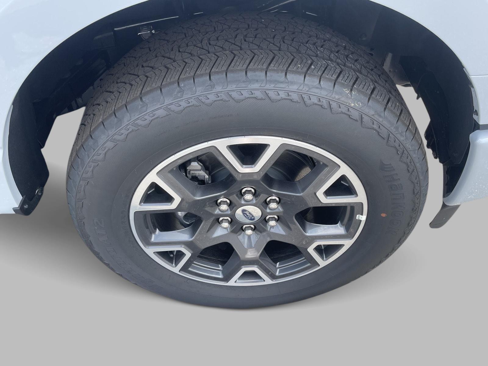 2025 Ford F-150 STX photo 13