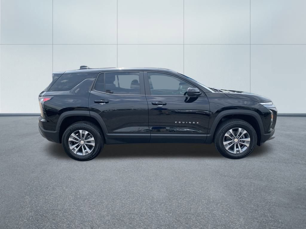 2026 Chevrolet Equinox LT photo 2