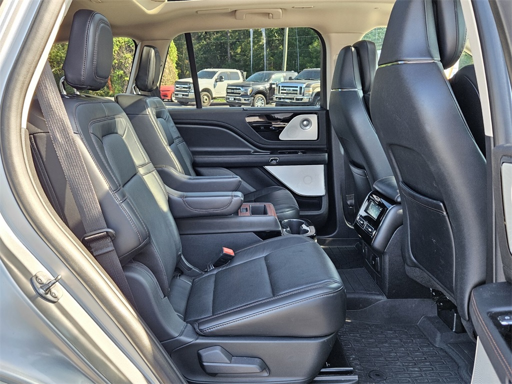 2021 Lincoln Aviator Grand Touring photo 12