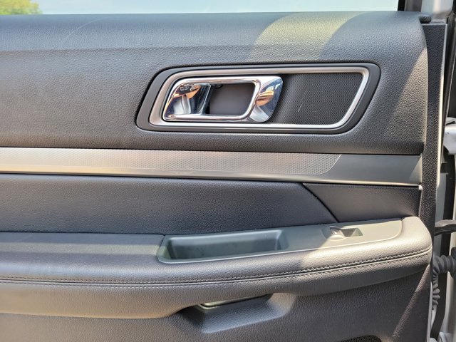 2019 Ford Explorer XLT photo 12