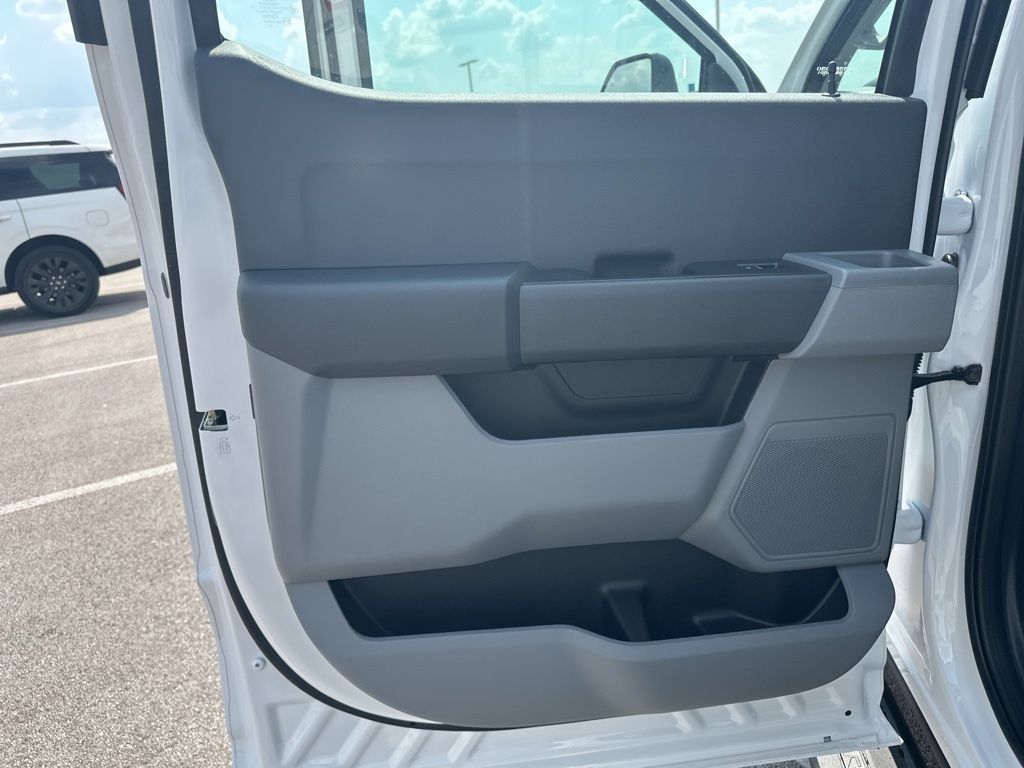 2026 Ford F-250 photo 31