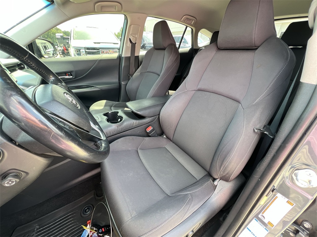 2021 Toyota Venza LE photo 26