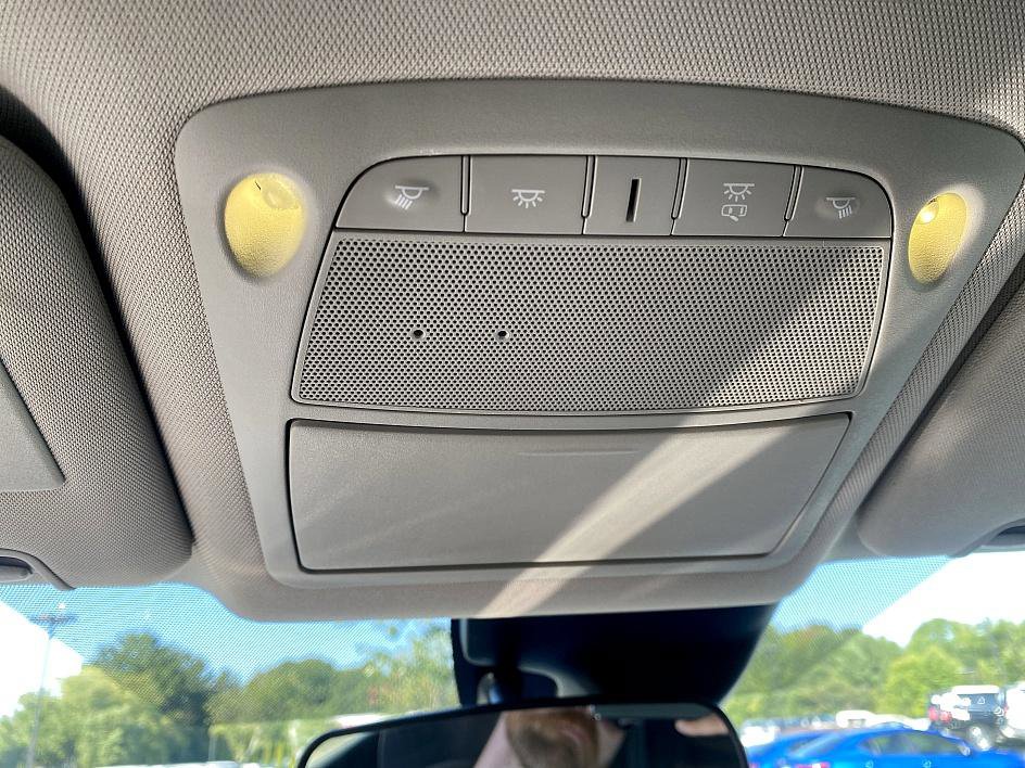 2019 Nissan Rogue SV photo 13