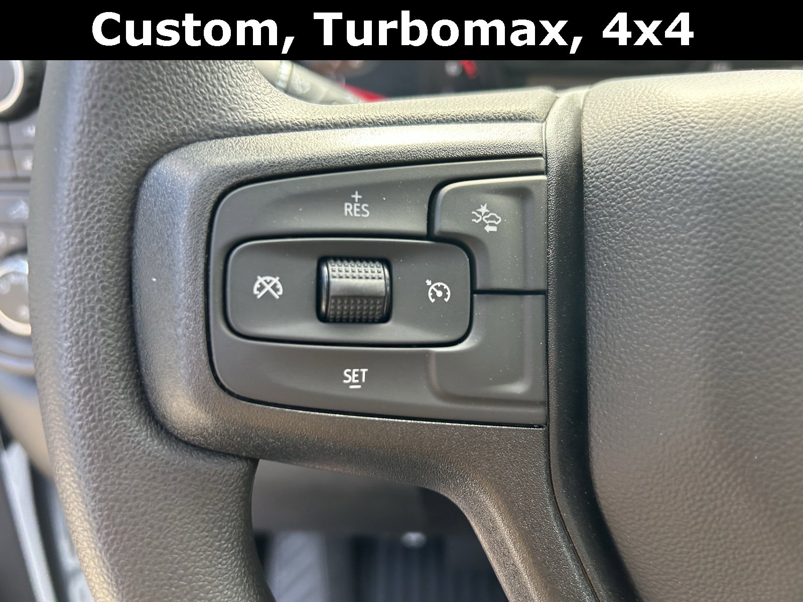 2025 Chevrolet Silverado 1500 Custom photo 11