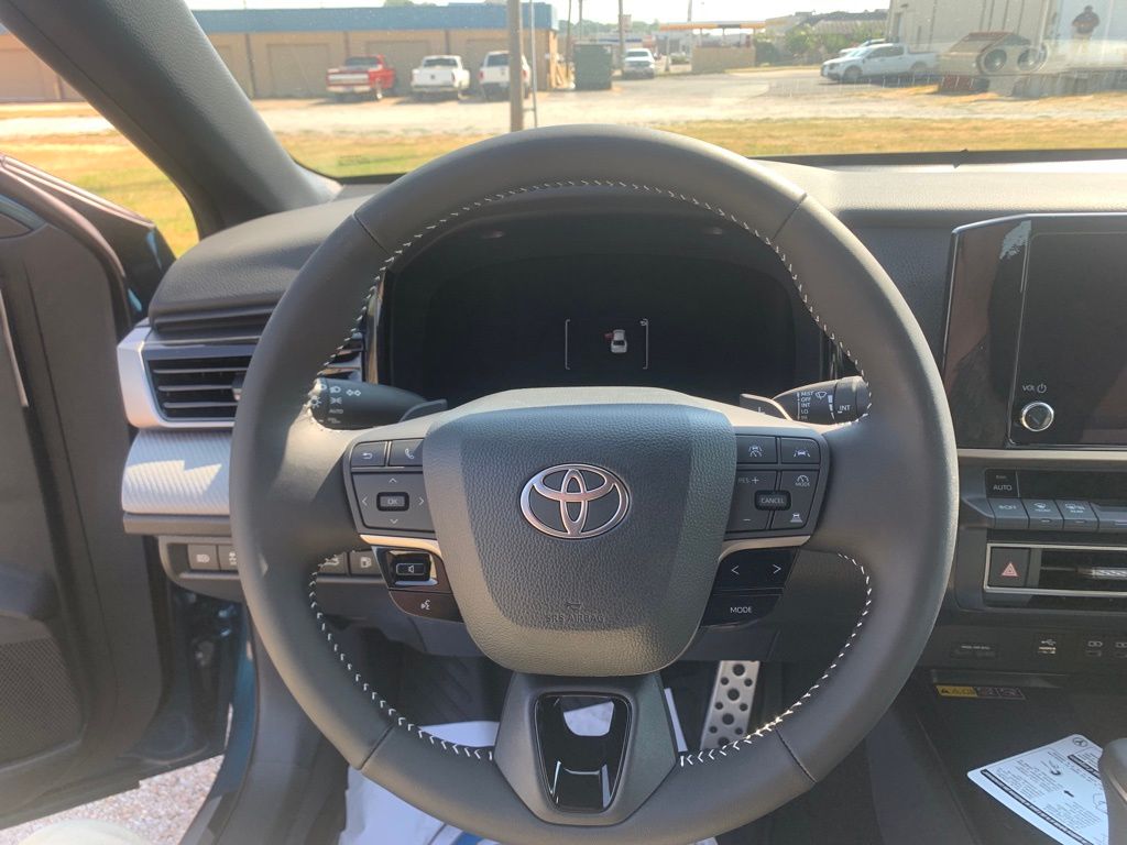 2026 Toyota Camry SE photo 11