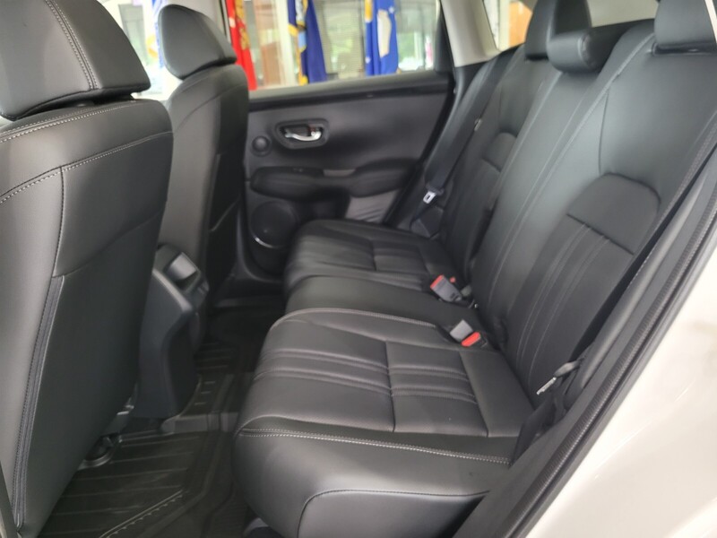 2026 Honda HR-V EX-L photo 8