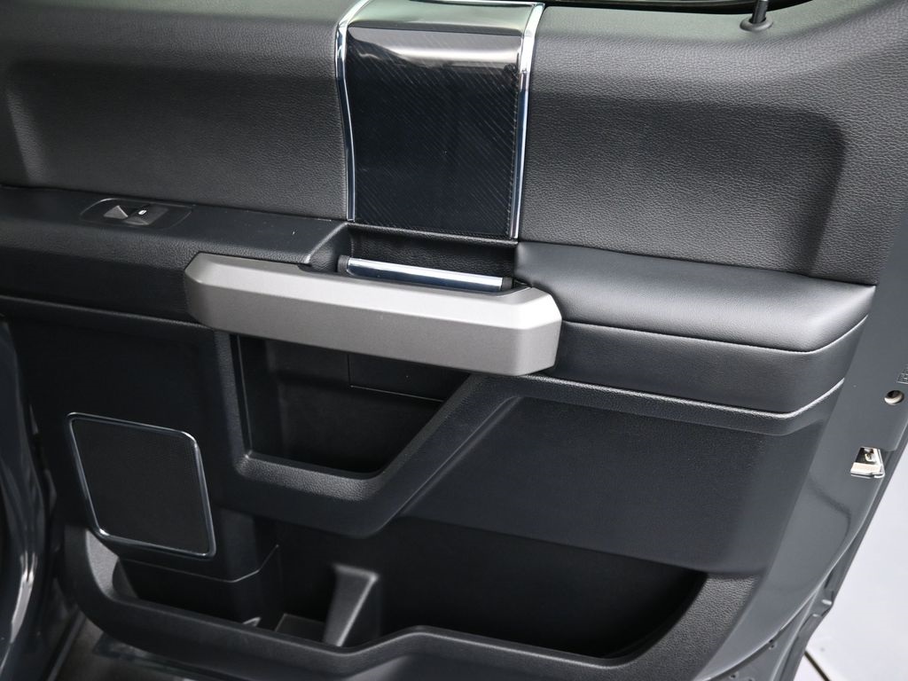 2021 Ford F-350 photo 31